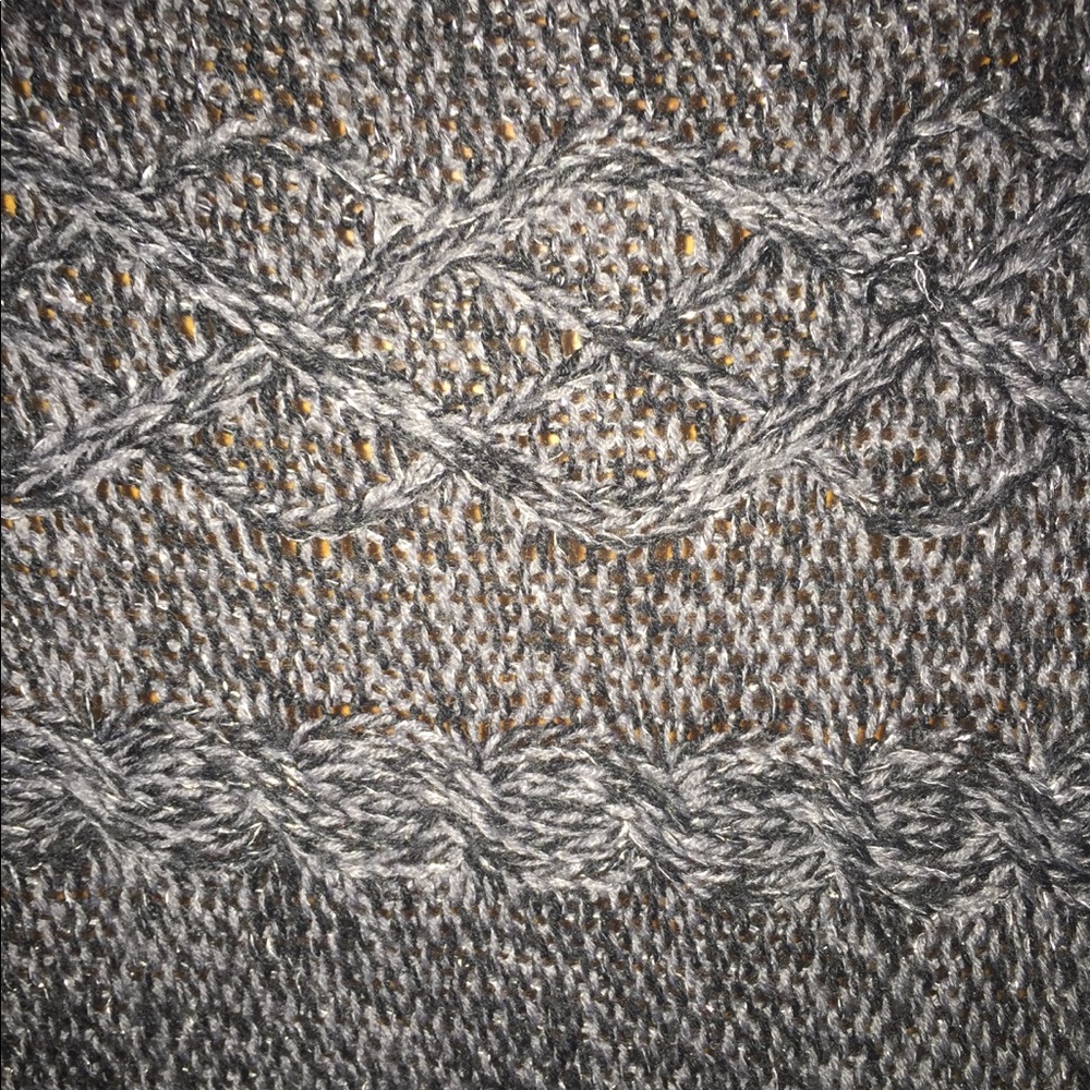 Beautiful Sweater - Picture 5 of 6